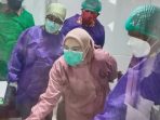 Bupati Jayapura saat meninjau Laboratorium RT-PCR Covid-19 di RSUD Yowari setelah diresmikannya