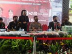 Bareskrim Polri dan Bea Cukai saat menunjukkan barang bukti penggagalan peredaran 42,3 Kg shabu dan 85 ribu ekstasi.(Foto. Ist)