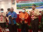 Ketua Mabicab Kabupaten Jayapura saat membuka secara resmi Rakercab Gerakan Pramuka Kwartir cabang 2603 Jayapura disalah satu hotel di Kota Sentani