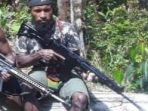 Satgas Ops Damai Cartenz saat menangkap dua anggota KKB, salahsatunya pelaku penembakan Kabinda Papua di Nabire.(Foto. Satgas Ops Damai Cartenz)