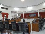Suasana penutupan masa sidang 1 DPRD Kabupaten Jayapura diaula DPRD Kabupaten Jayapura.( Foto. Tinus)