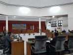 Suasana sidang paripurna LKPJ Bupati Jayapura yang digelar diruang sidang DPRD Kabupaten Jayapura.( Foto. Tinus)