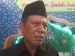 Wakil Bupati Jayapura, Giri Wijayantoro berharap pedagang di Kabupaten Jayapura tidak menjual daganganya melebihi HET .( Foto. Tinus)