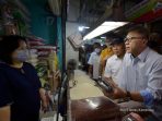 Mendag didampingi Wamendag, dan Sekretaris Jenderal Kemendag, saat mengunjungi Pasar Cibubur, Jakarta, Kamis (1662022). (Foto. Kemendag)