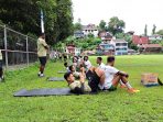 Pemain Persewar saat mengikuti latihan Fisik di lapangan Argapura Jayapura.(Foto. Rich)