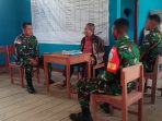 Danramil Oksibil saat menghimbau pihak sekolah agar melakukan proses belajar sediakala.(Foto. Penrem 172PWY)
