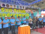 Pemotongan Kue HUT Kabupaten Waropen ke - 20 Tahun.(Foto. Rich)