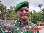 Pangdam-XVIICenderawasih-saat-memeriksa-kelengkapan-400-prajurit-Satgas-RK-751VJS-yang-akan-diberangkatkan-ke-Kabupaten-Nduga-dilapangan-Yonif-751VJS-KP