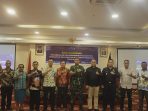 Penyuluh narkoba ahli madya BNNP Papua berphoto bersama dengan peserta Rakor pengembangan dan pembinaan KotaKabupaten tanggap ancaman narkoba di Intansi Pemerintah. (Foto. Istimewa)