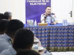 Danlanus SPR saat memimpin rapat koordinasi TOATOD dan KUP personel Lanud Silas Papare periode April 2025.(Foto. Pentak SPR )