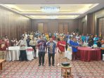 Wakil Bupati Jayapura saat menutup kegiatan sosialisasi dan pelayanan HKI yang digelar disbudpar Kabupaten Jayapura disalah satu hotel di Sentani.