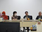 Ketua Tim Pengampuan KIA Nasional didampingi Direktur Utama RSUP saat membuka pengampuan layanan KIA di RSUP Jayapura ( Foto. Humas RSUP Jayapura)