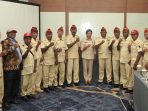 Yanni saat berphoto bersama dengan pengurus PPIR usai pengukuhan di Jayapura.(Foto. Istimewa)