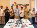 Yanni bersama pengurus Gerindra Papua serta manajemen Pertamina regional Maluku – Papua berphoto bersama setelah pertemuan. (Foto. Istimewa)